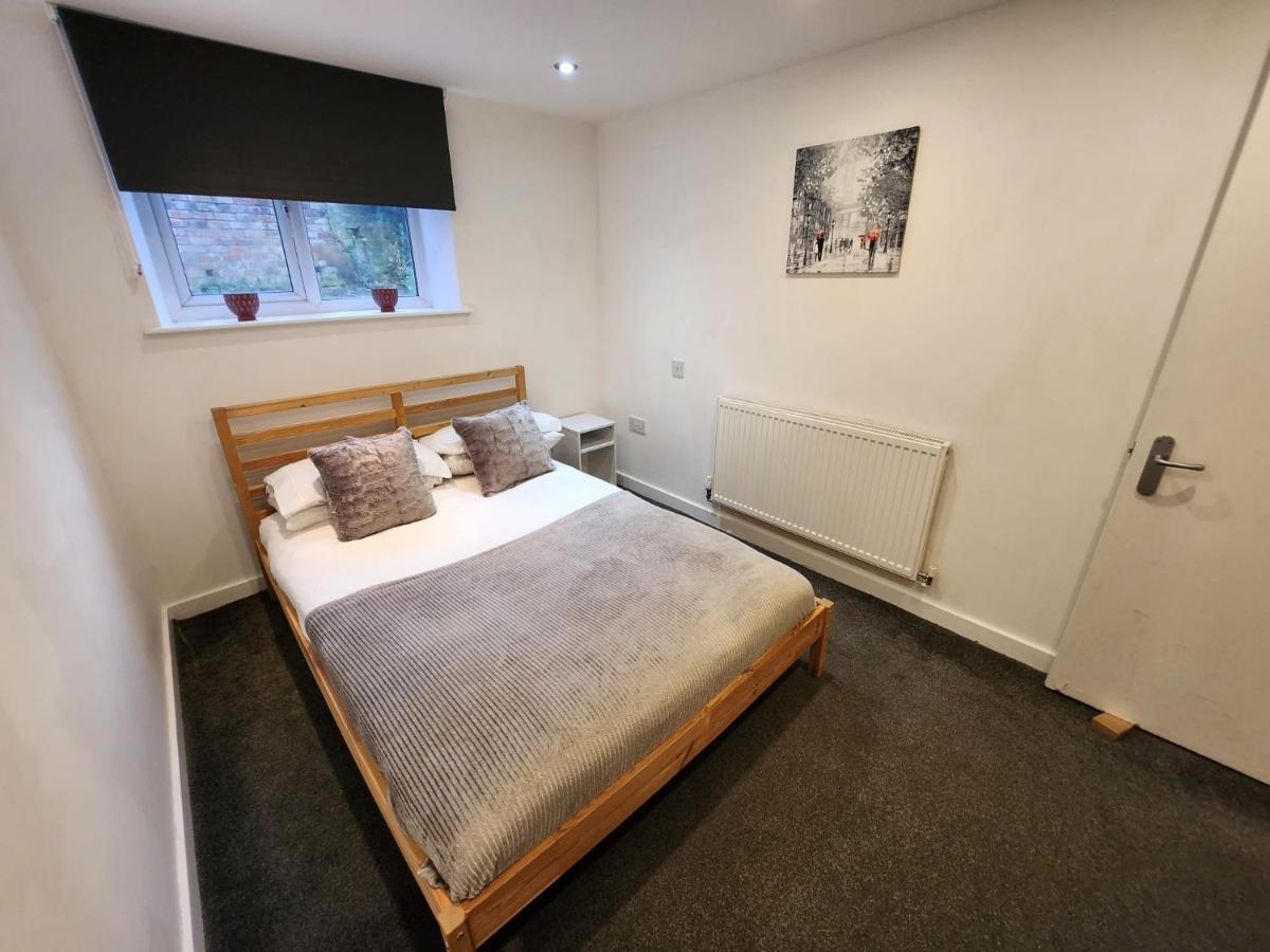 Entire Flat, Bright & Open With Own Entrance Apartman Leeds  Kültér fotó
