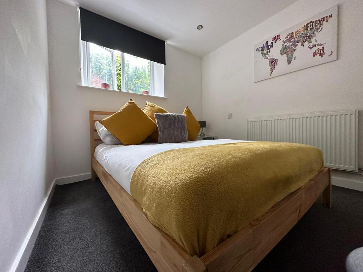 Entire Flat, Bright & Open With Own Entrance Apartman Leeds  Kültér fotó
