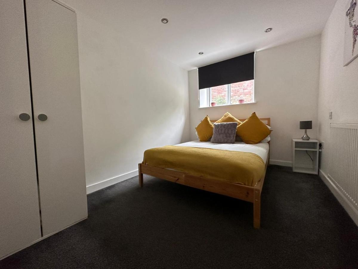 Entire Flat, Bright & Open With Own Entrance Apartman Leeds  Kültér fotó